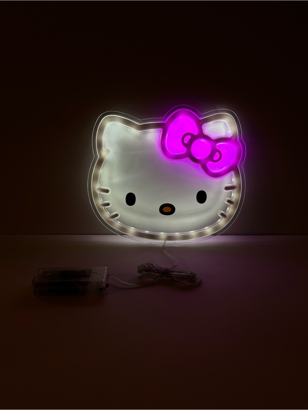 Hello Kitty LED “Neon” Light - Picture 3 of 10